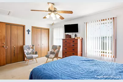 136 Edgewater Drive, Crystal Lake, IL 60014 - Photo 17