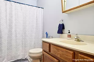 136 Edgewater Dr, Crystal Lake, IL 60014 - Photo 21