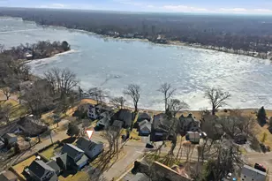 136 Edgewater Dr, Crystal Lake, IL 60014 - Photo 35