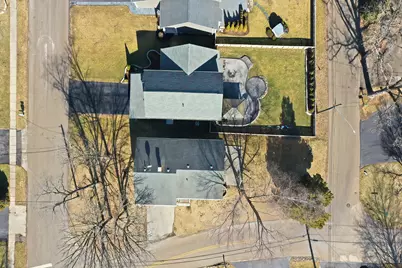 136 Edgewater Drive, Crystal Lake, IL 60014 - Photo 33