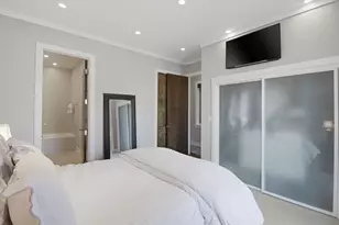 1076 N Marshfield Ave, Chicago, IL 60622 - Photo 15