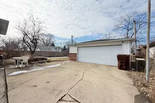 126 Indiana St, Park Forest, IL 60466 - Photo 19