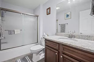 822 Hanson Ave, McHenry, IL 60050 - Photo 3