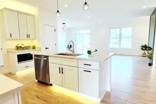 1002 Joshua Ln, Genoa, IL 60135 - Photo 5