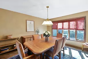 21 N Highview Cir, Hawthorn Woods, IL 60047 - Photo 9