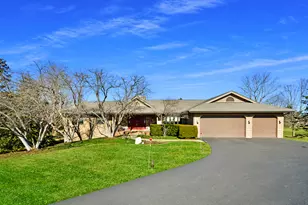 21 N Highview Cir, Hawthorn Woods, IL 60047 - Photo 5