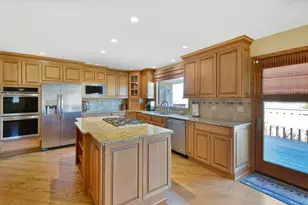 21 N Highview Cir, Hawthorn Woods, IL 60047 - Photo 13