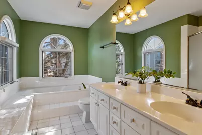 2S744 Lakeside Drive, Glen Ellyn, IL 60137 - Photo 17