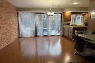 1817 Somerset Ln, Northbrook, IL 60062 - Photo 9