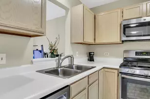 1824 Princeton Ct, Gurnee, IL 60031 - Photo 9