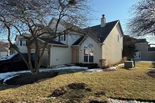 6763 Roanoake Ct, Gurnee, IL 60031 - Photo 1
