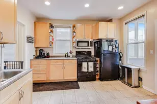 1652 W Nelson St, Chicago, IL 60657 - Photo 5