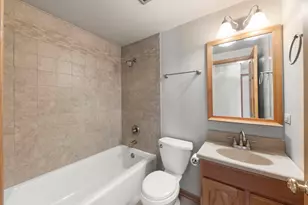 127 Monticello Cir, Bolingbrook, IL 60440 - Photo 19