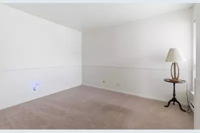 7105 Saint Tropez Court #297, Fox Lake, IL 60020 - Photo 9