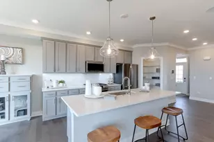 8541 Chadwick Ct, Woodridge, IL 60517 - Photo 9