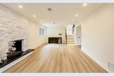 909 S Waverly Place, Mount Prospect, IL 60056 - Photo 15