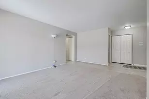 321 Maplewood Ct, Schaumburg, IL 60193 - Photo 9