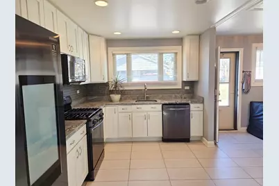 980 W Grant Drive, Des Plaines, IL 60016 - Photo 9