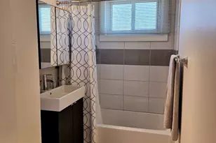 980 W Grant Dr, Des Plaines, IL 60016 - Photo 21