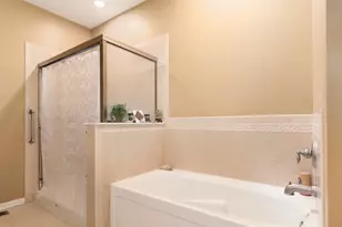 2805 Bond Cir, Naperville, IL 60563 - Photo 17