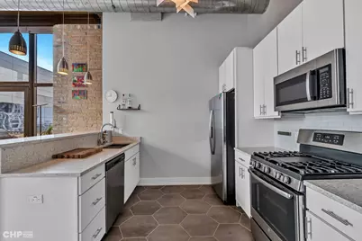 320 E 21st Street #617, Chicago, IL 60616 - Photo 5