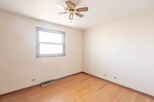 7849 80th Pl, Bridgeview, IL 60455 - Photo 9