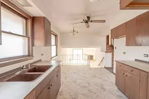 7849 80th Pl, Bridgeview, IL 60455 - Photo 5