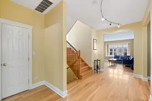 323 Sherman Ave, Evanston, IL 60202 - Photo 11