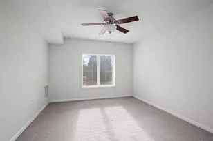 655 Perrie Dr, Elk Grove Village, IL 60007 - Photo 17