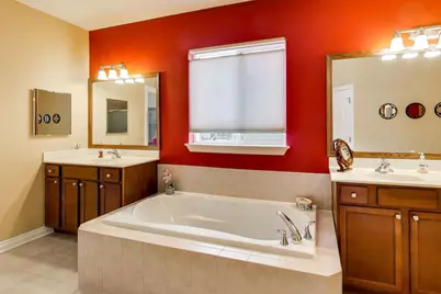 2313 Eisenhower Boulevard, McHenry, IL 60051 - Photo 27