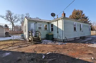 1525 Idlewild Dr, Round Lake Beach, IL 60073 - Photo 13