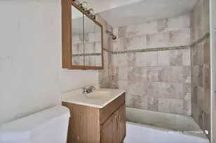 1525 Idlewild Dr, Round Lake Beach, IL 60073 - Photo 11