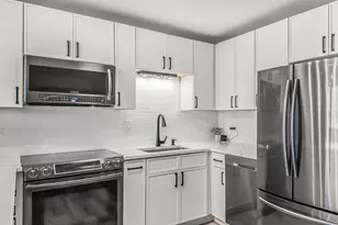 6300 N Sheridan Rd, Chicago, IL 60660 - Photo 5