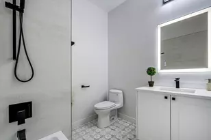 867 N Marshfield Ave, Chicago, IL 60622 - Photo 17