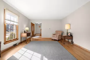 2370 Adler Ct, Lisle, IL 60532 - Photo 3