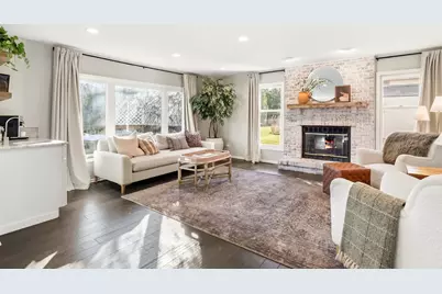 17583 W Robert Court, Gurnee, IL 60031 - Photo 3