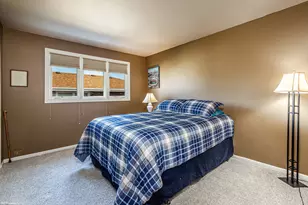 10304 Linus Ln, Oak Lawn, IL 60453 - Photo 13