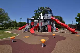 10304 Linus Ln, Oak Lawn, IL 60453 - Photo 23