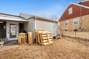 2414 28th Ave, Rock Island, IL 61201 - Photo 7