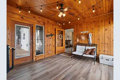 2414 28th Avenue, Rock Island, IL 61201 - Photo 9