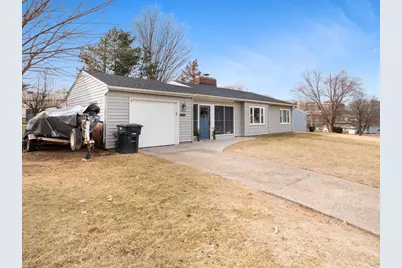 2414 28th Avenue, Rock Island, IL 61201 - Photo 3