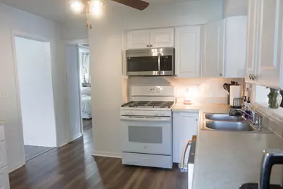 113 S Westlawn Avenue, Aurora, IL 60506 - Photo 9