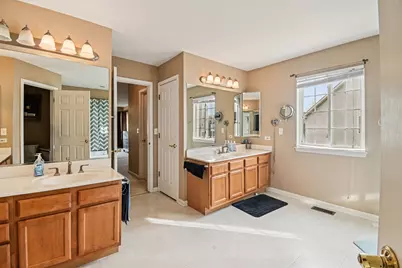 7421 Prescott Lane, Gurnee, IL 60031 - Photo 11