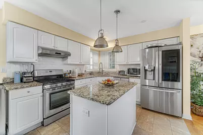 589 Marseilles Circle, Buffalo Grove, IL 60089 - Photo 7