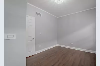 7715 S Oglesby Avenue, Chicago, IL 60649 - Photo 13