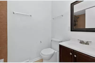 7724 Woodward Avenue, Woodridge, IL 60517 - Photo 17