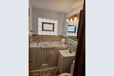 8605 S Calumet Avenue, Chicago, IL 60619 - Photo 7