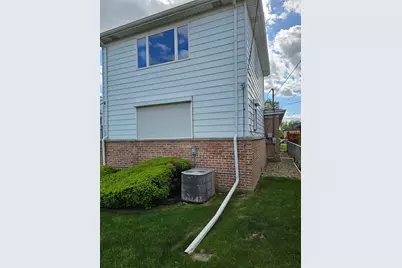 8605 S Calumet Avenue, Chicago, IL 60619 - Photo 7