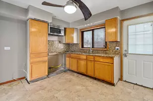 125 Mildred Ln, Chicago Heights, IL 60411 - Photo 5