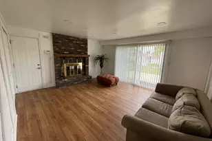 1430 Haise Ln, Elk Grove Village, IL 60007 - Photo 5